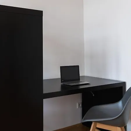 Apartman Stylovy S Cervenou Pohovkou Kousek Od Hlavniho Nadrazi *